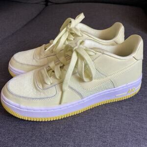 Nike Air Force 1 LV8 (GS) Shoes Size 5.5Y Citron Tint Style